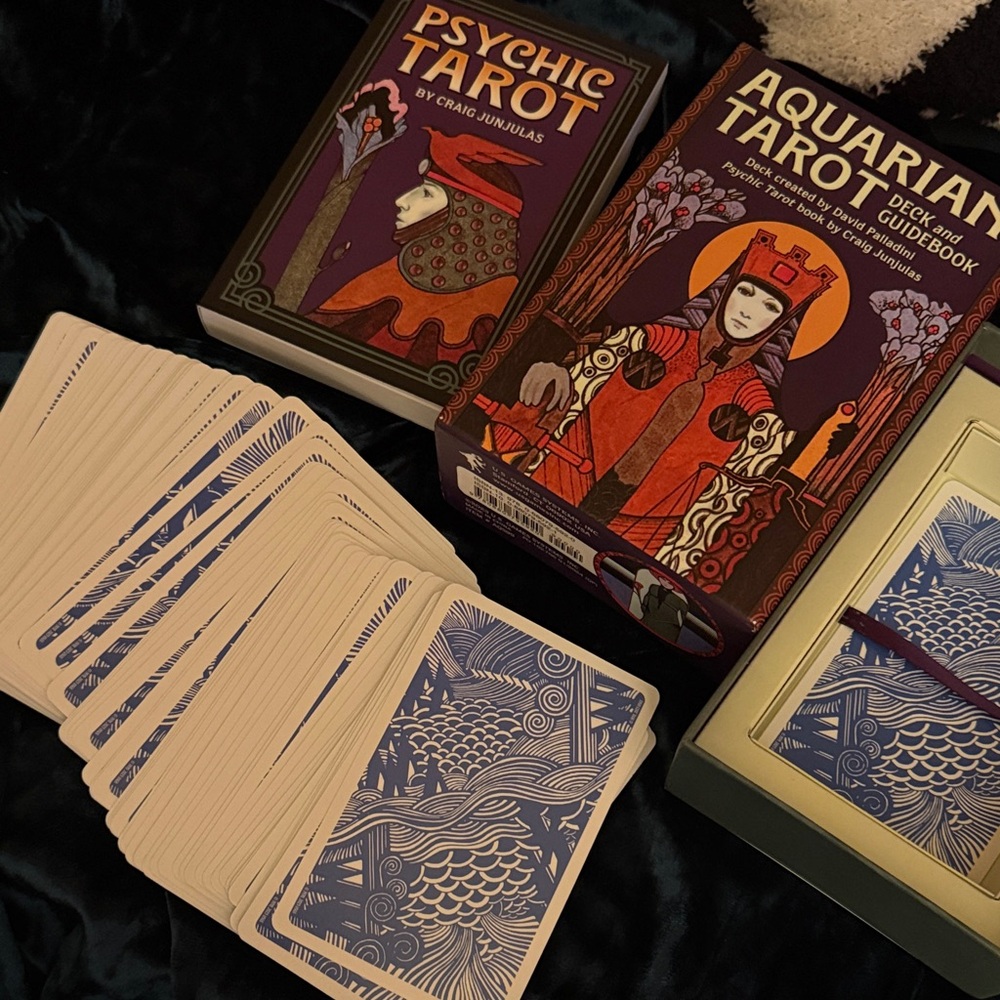 Aquarian Tarot Deck and Guidebook authentic US GAMES cards 2023